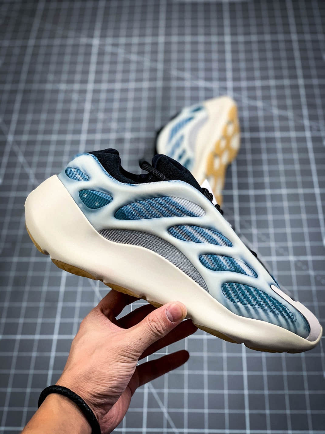 Yeezy 700 V3 